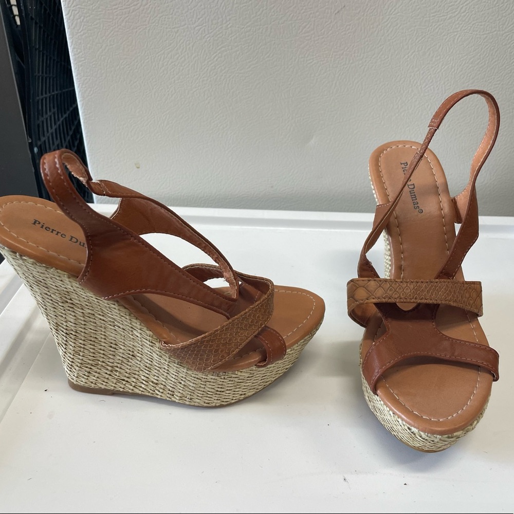 Pierre Dumas Tan Wedges